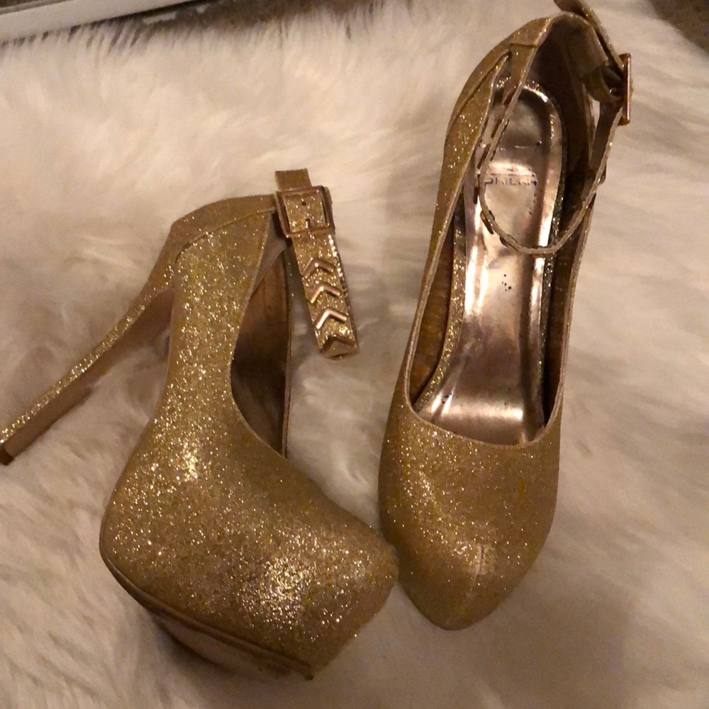 Gold glitter high heels